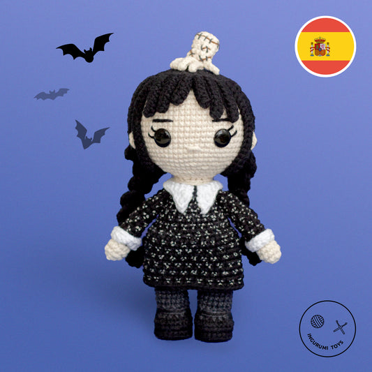 Patrón PDF de Muñeca Amigurumi de Wednesday Addams a Crochet