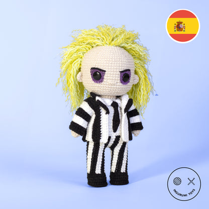 Patrón de crochet en PDF para crear un amigurumi muñecode Beetlejuice paso a paso.
